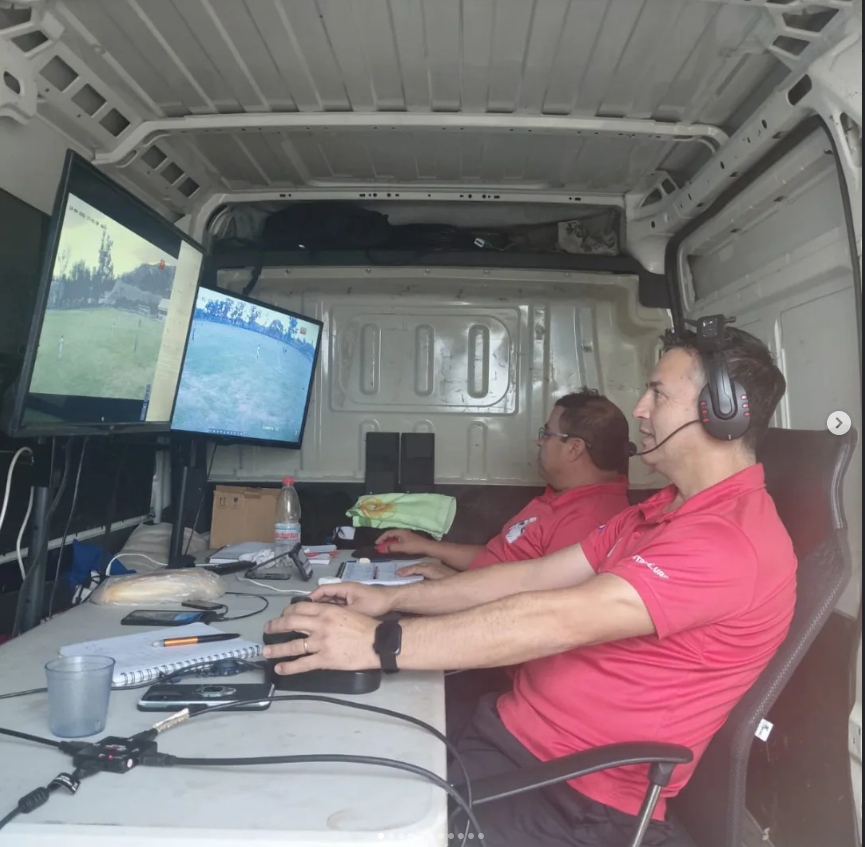 Cabina VAR móvil en furgón técnico